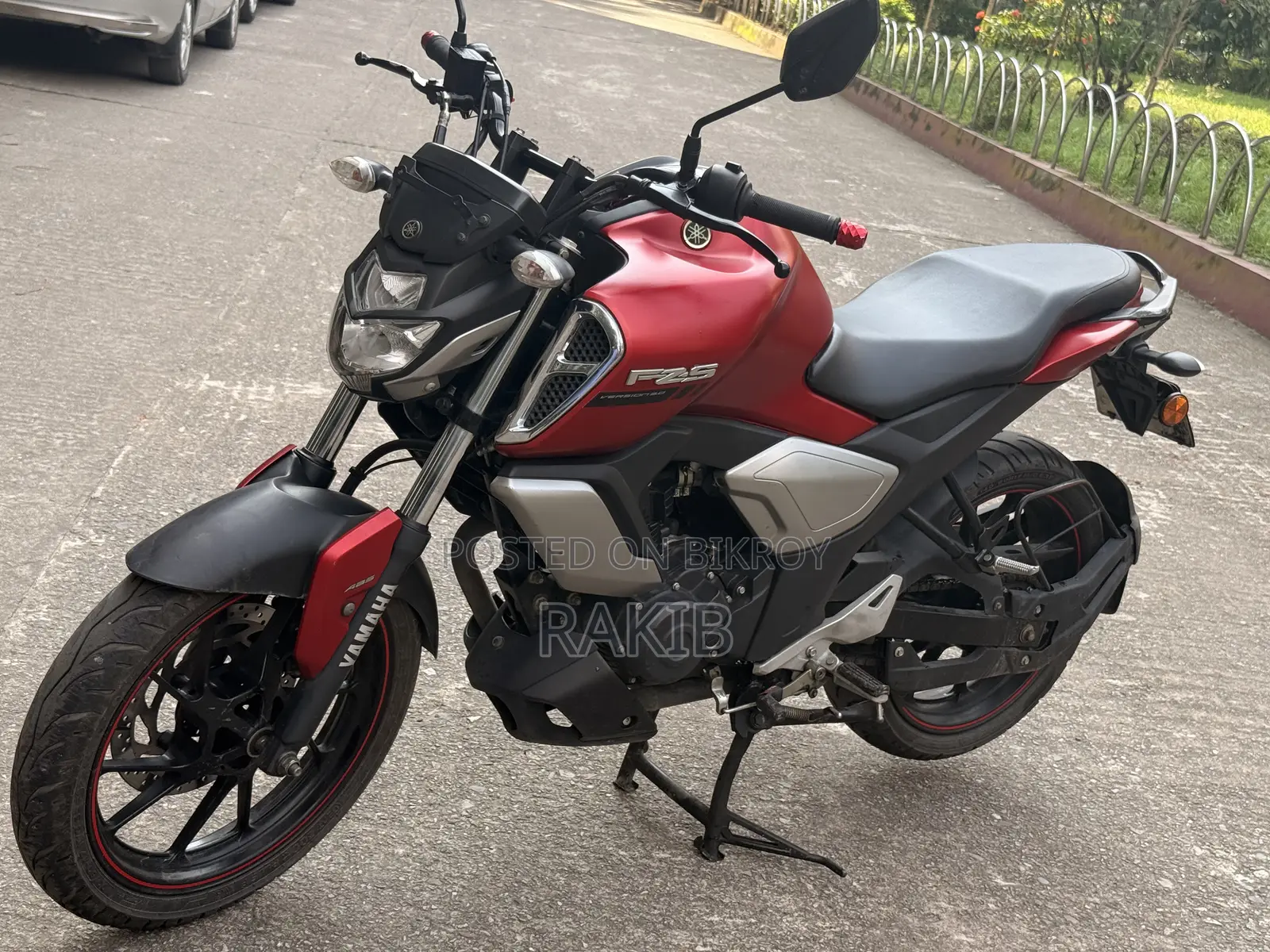 ইয়ামাহা এফজেডএস ভি৩ ২০২২ রেড