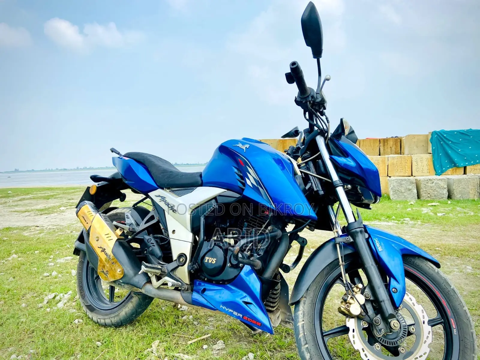 TVS Apache RTR 160 4V 2022 Blue