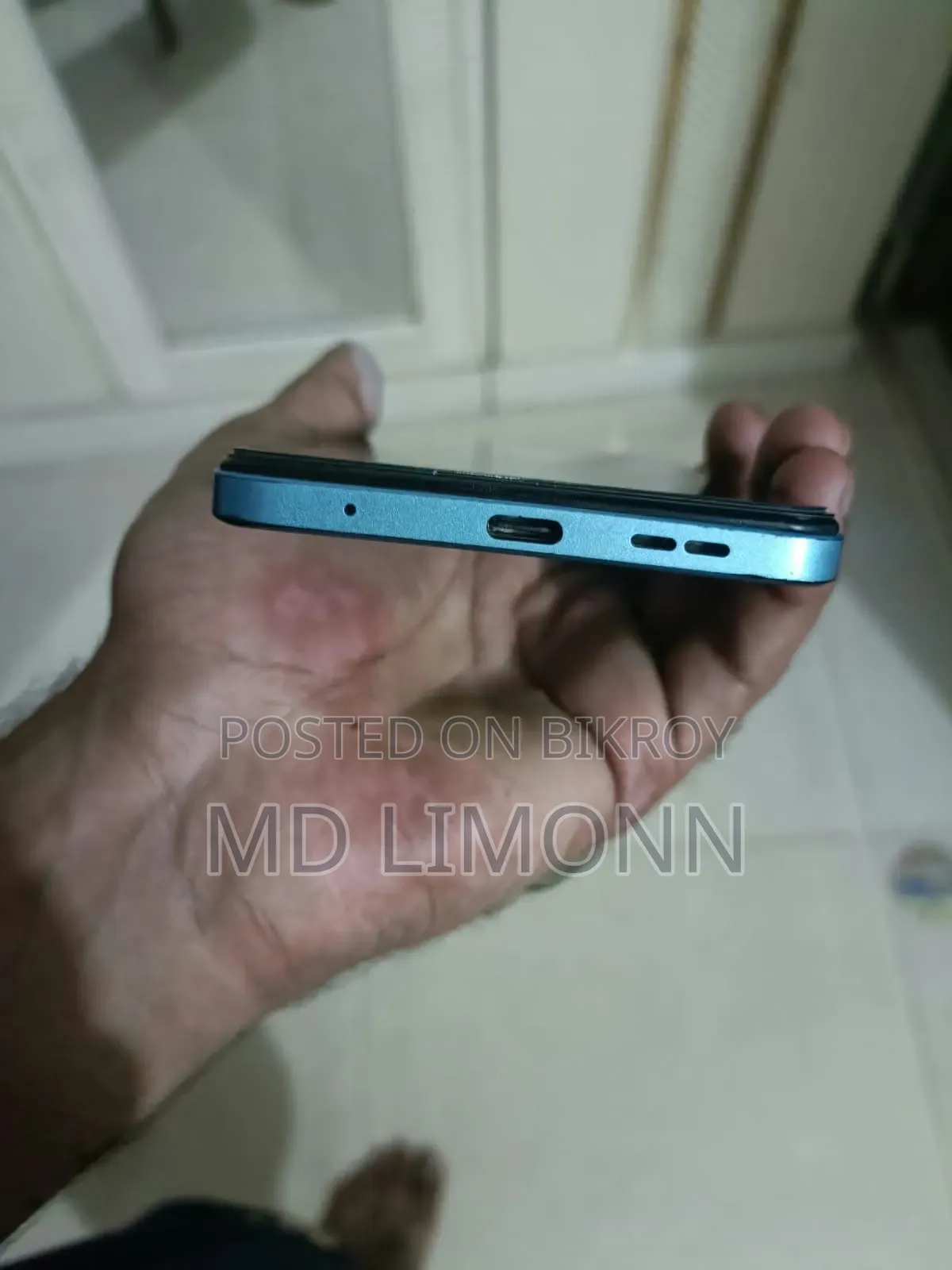 Mobile Phone 128 GB Red