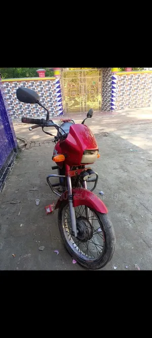হিরো ডন ১০০ ২০১৭ লাল