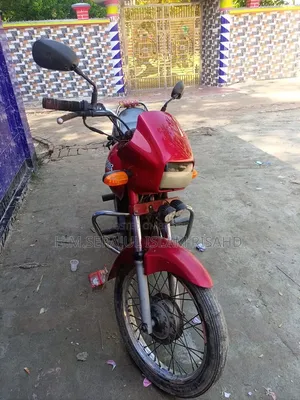 হিরো ডন ১০০ ২০১৭ লাল