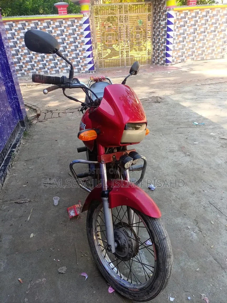 হিরো ডন ১০০ ২০১৭ লাল