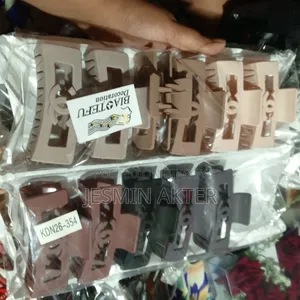 Women's hair clips are available here nicely along with women's clothing