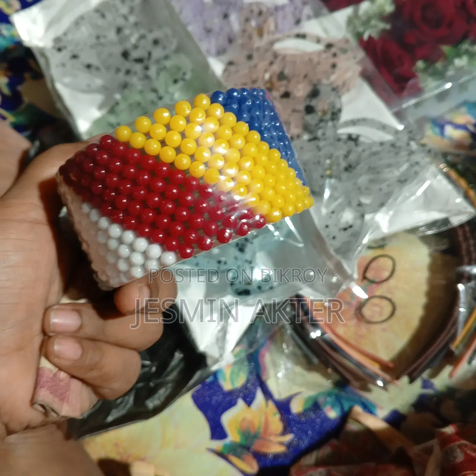 Women's hair clips are available here nicely along with women's clothing