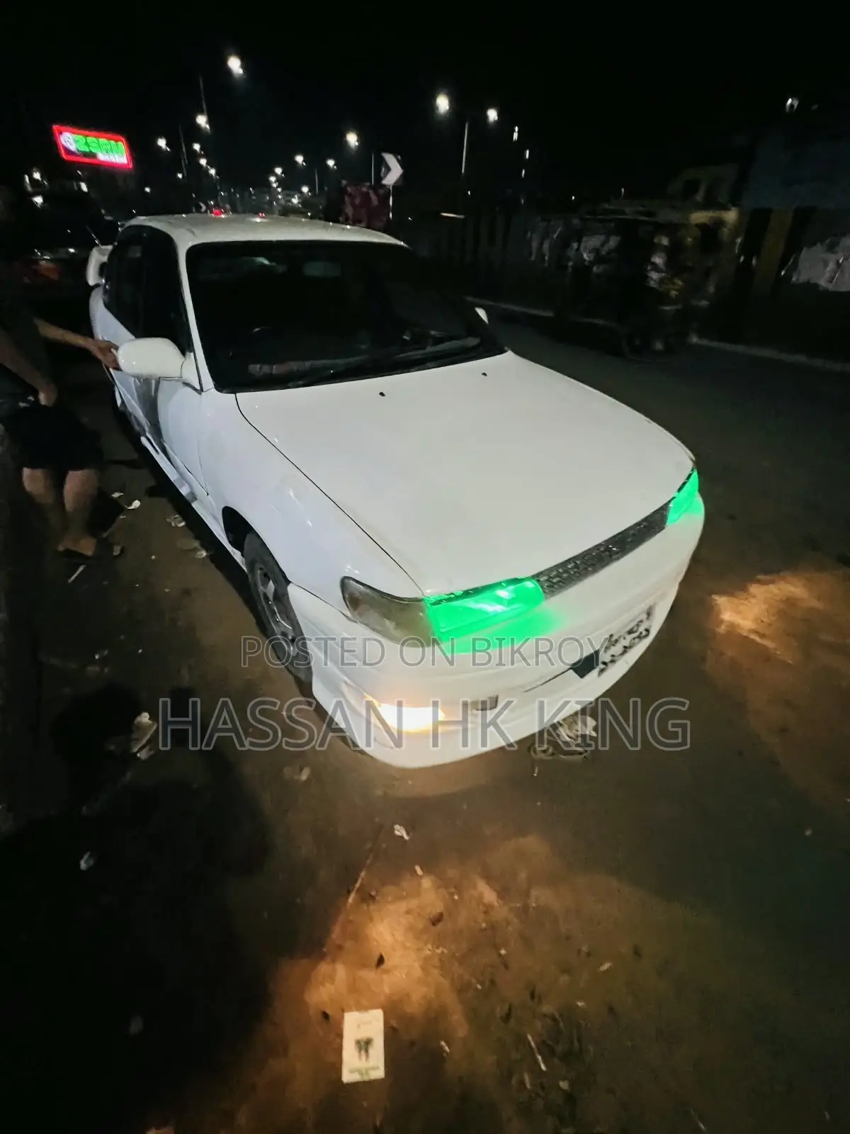 টয়োটা করোল্লা ১৯৯৩ সাদা
