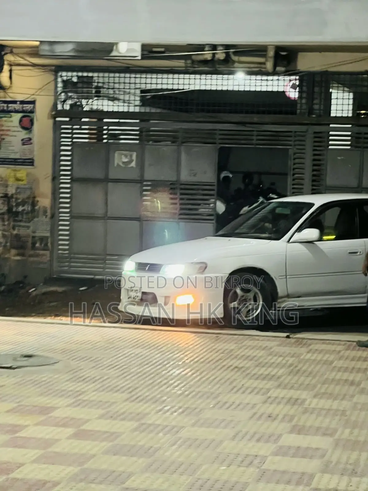 টয়োটা করোল্লা ১৯৯৩ সাদা