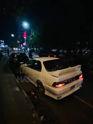 টয়োটা করোল্লা ১৯৯৩ সাদা