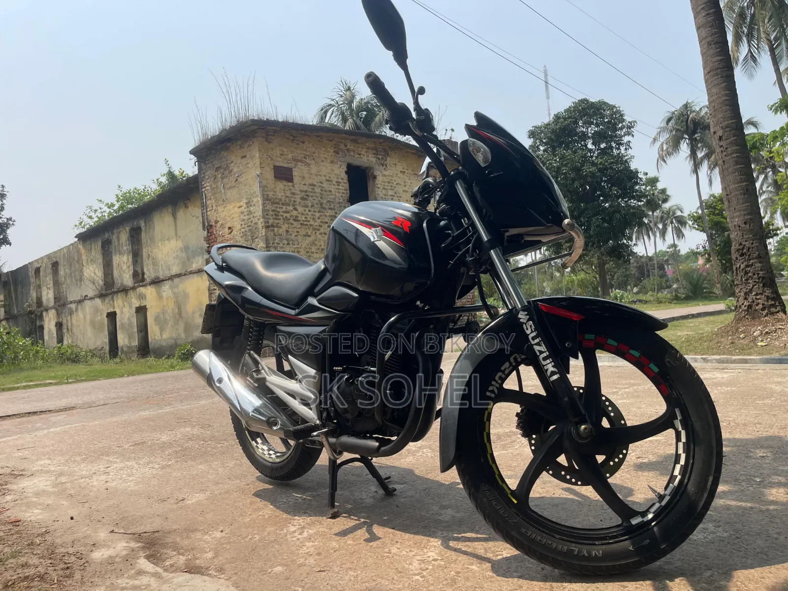সুজুকি জিএস ২০১৮ কালো