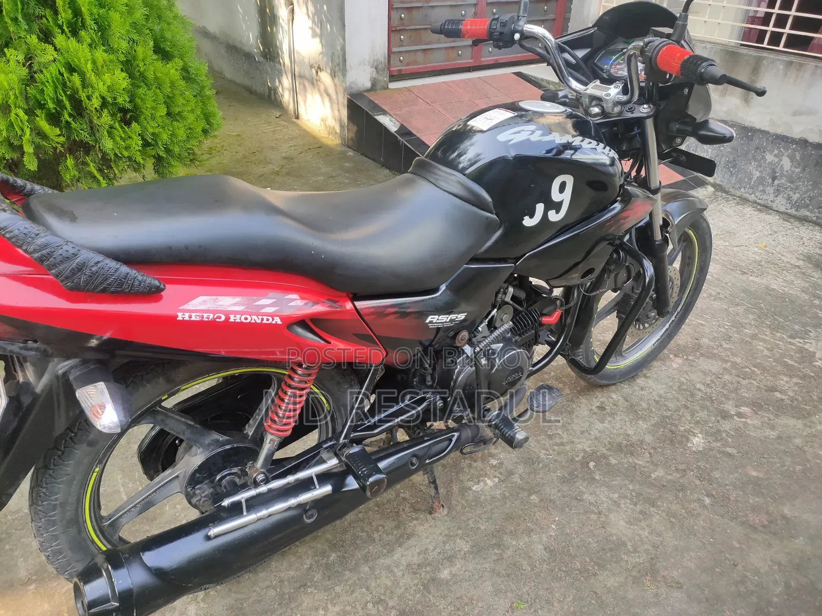 Hero Glamour 2014 Black