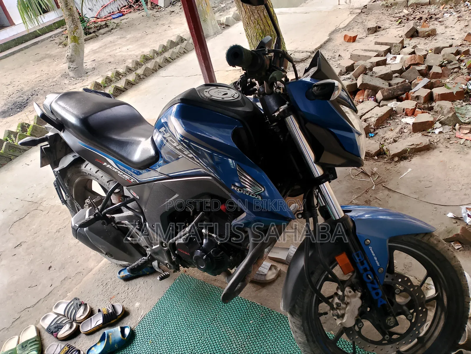 Honda Hornet 2023 Blue
