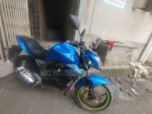 সুজুকি জিক্সার ২০২২ নীল