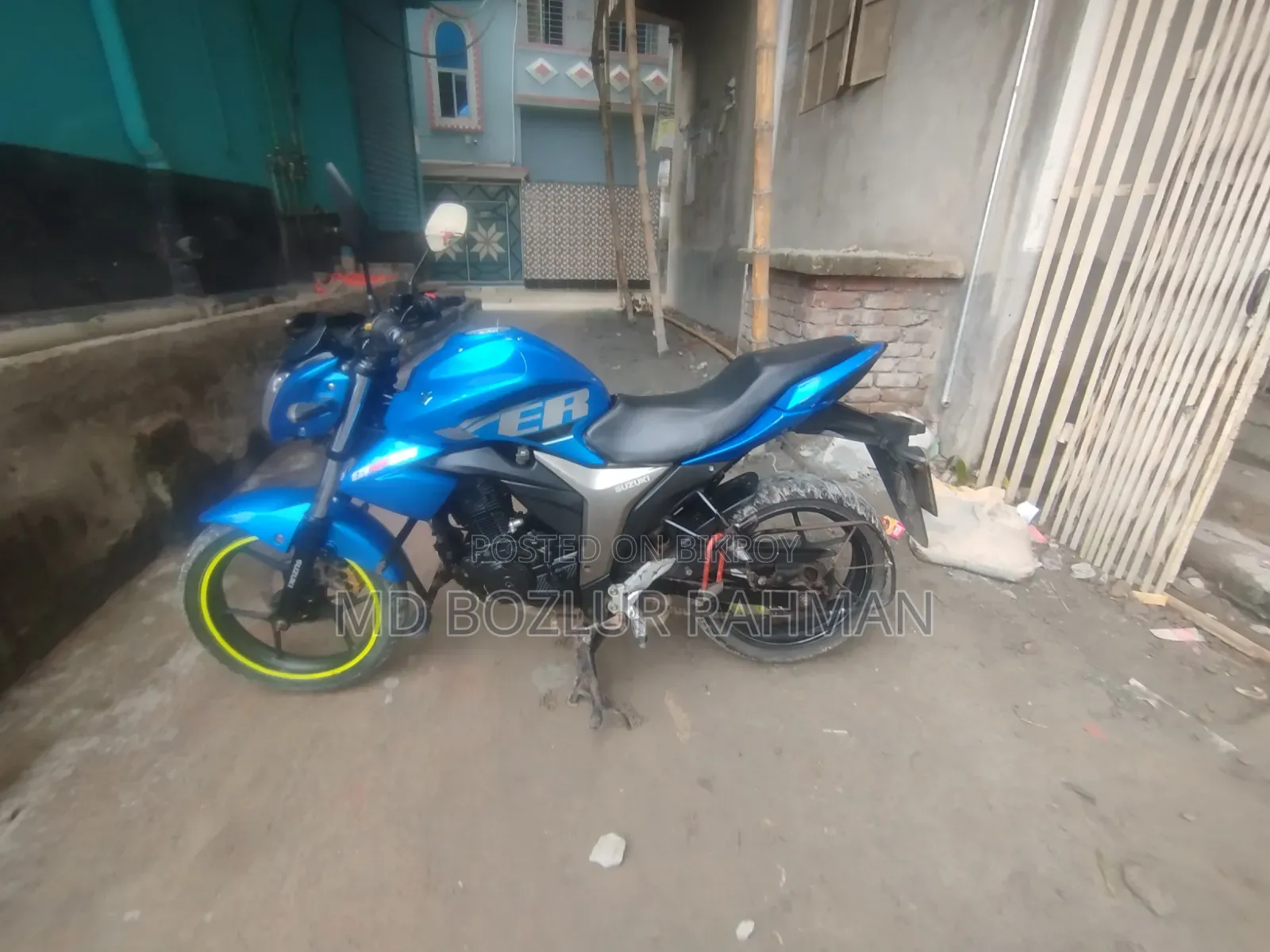 সুজুকি জিক্সার ২০২২ নীল
