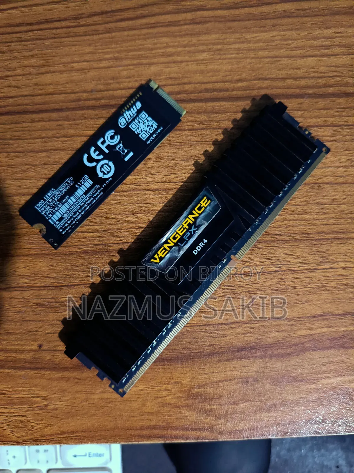 Corsair 8GB DDR4 3200MHz RAM Dahua 512GB NVMe M.2 SSD for Sale