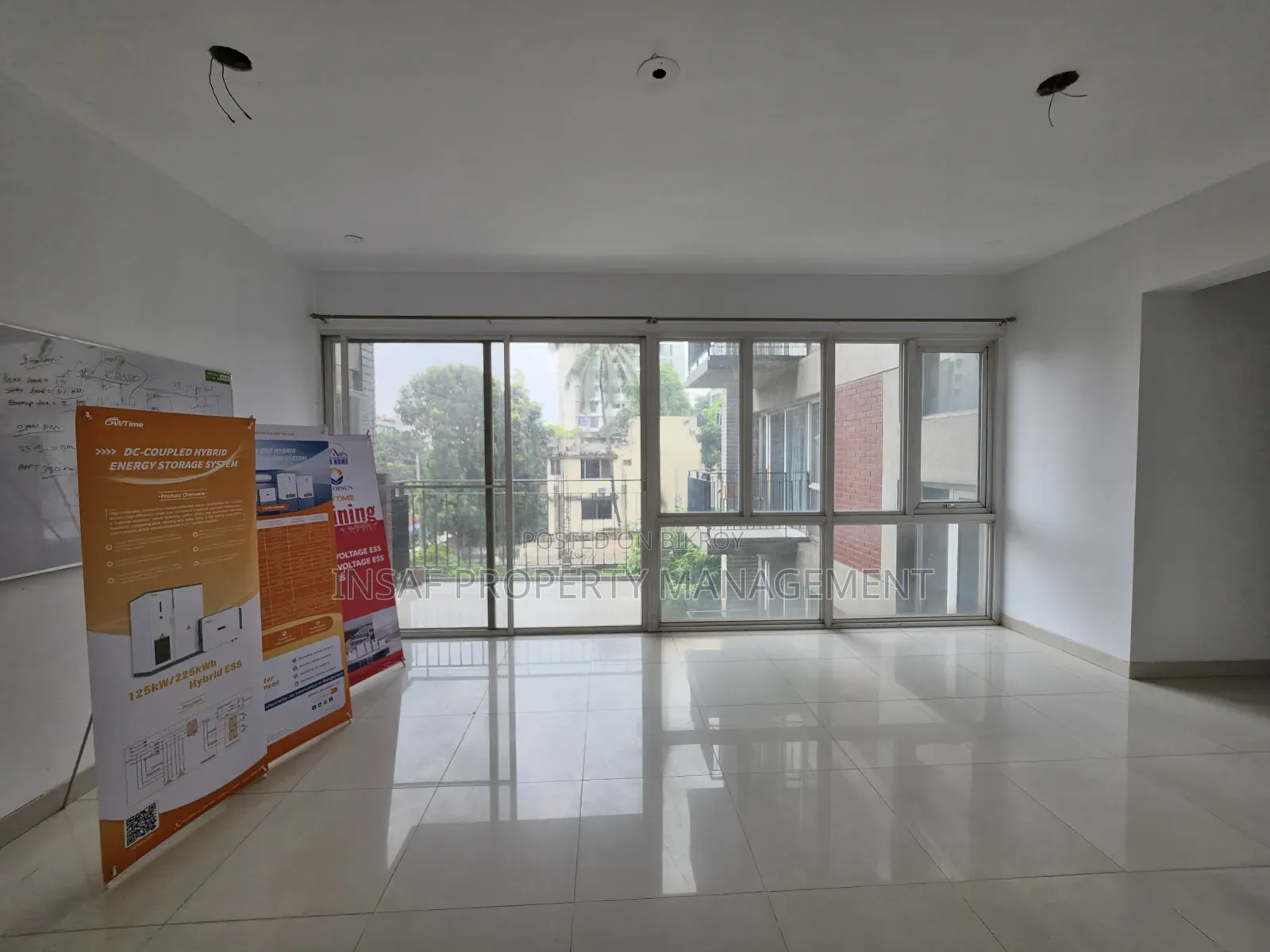 বসুন্ধরা ডিপ্রোমেটিক জোনে ভাড়া দেওয়ার জন্য ২২০০ বর্গফুটের অফিস স্পেস, সুন্দর দৃশ্য