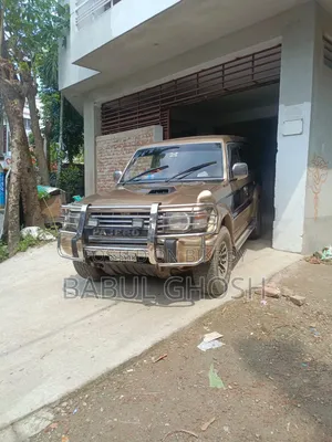 Mitsubishi Pajero 1994 Gold