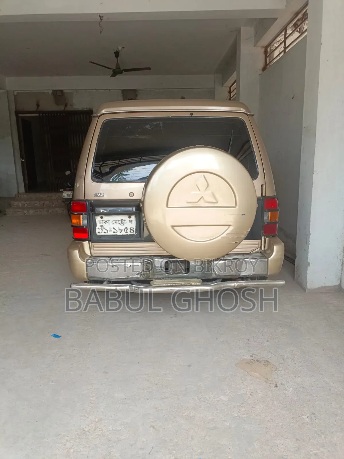 Mitsubishi Pajero 1994 Gold