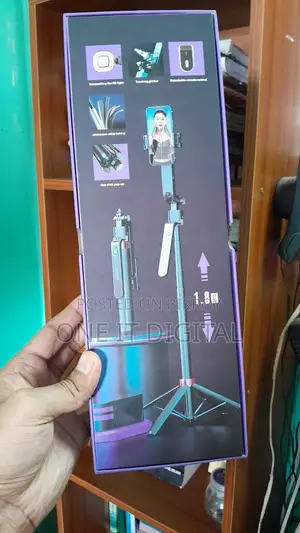 Q185 AI Auto Face Tracking Tripod 360° Rotation With Stand