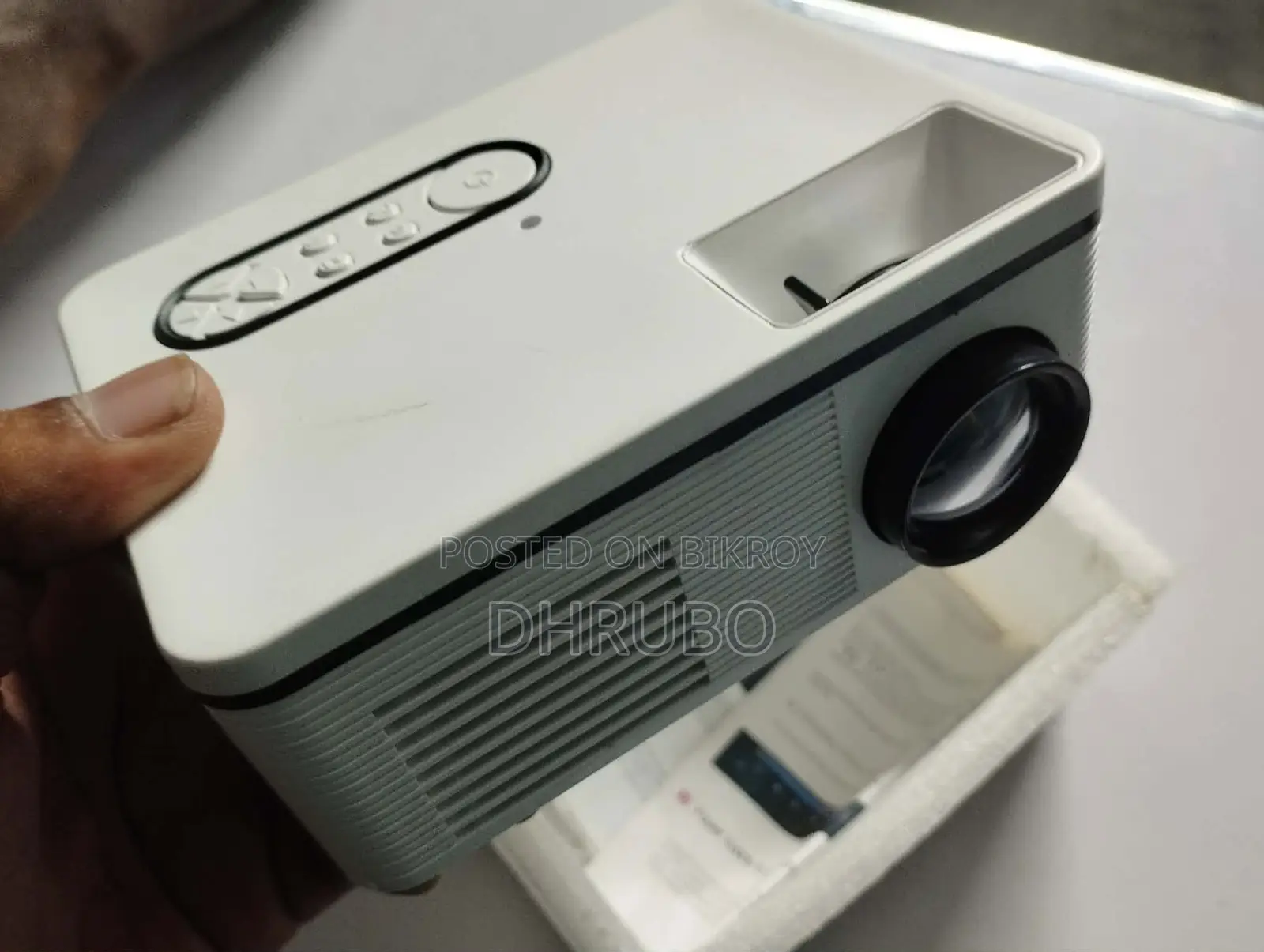 মিনি প্রজেক্টর এইচডি রিমোট