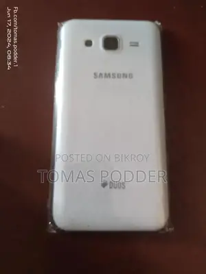 Samsung Galaxy J5 8 GB Gold