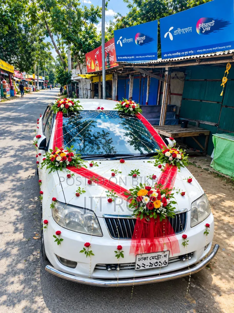 টয়োটা করোল্লা ২০০৪ সাদা