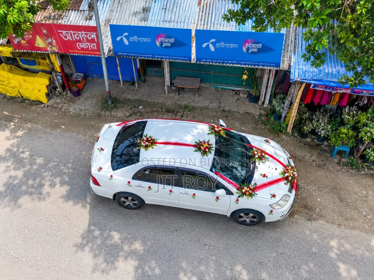টয়োটা করোল্লা ২০০৪ সাদা