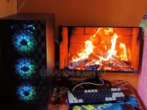 Desktop Computer Gigabyte 8GB AMD Ryzen 5 SSD 256GB