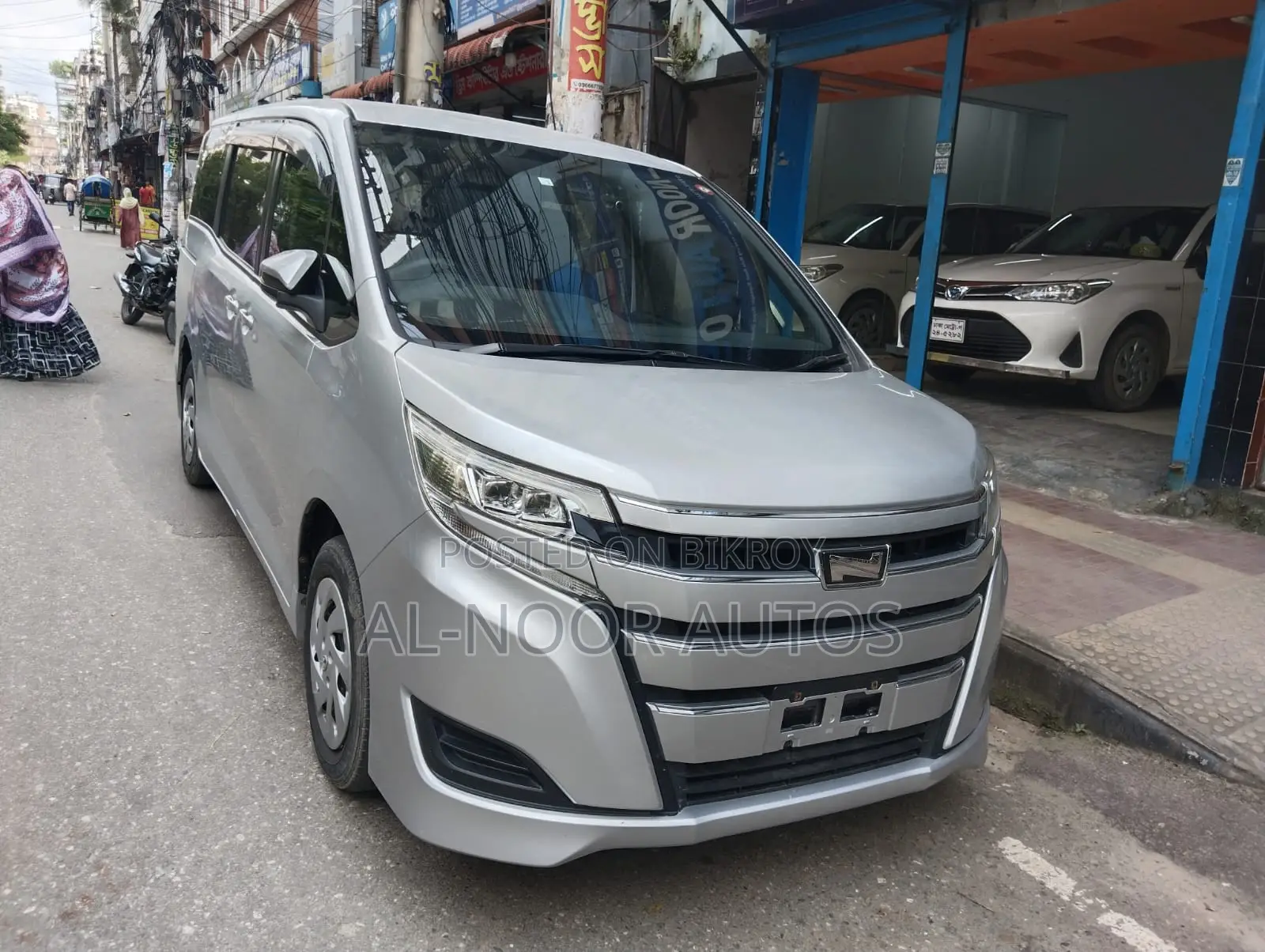 Toyota Noah 2.0 FWD (8 Seater) 2021 Silver