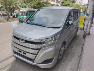 Toyota Noah 2.0 FWD (8 Seater) 2021 Silver