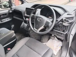 Toyota Noah 2.0 FWD (8 Seater) 2021 Silver