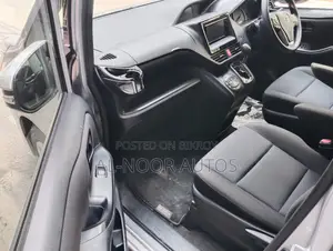 Toyota Noah 2.0 FWD (8 Seater) 2021 Silver