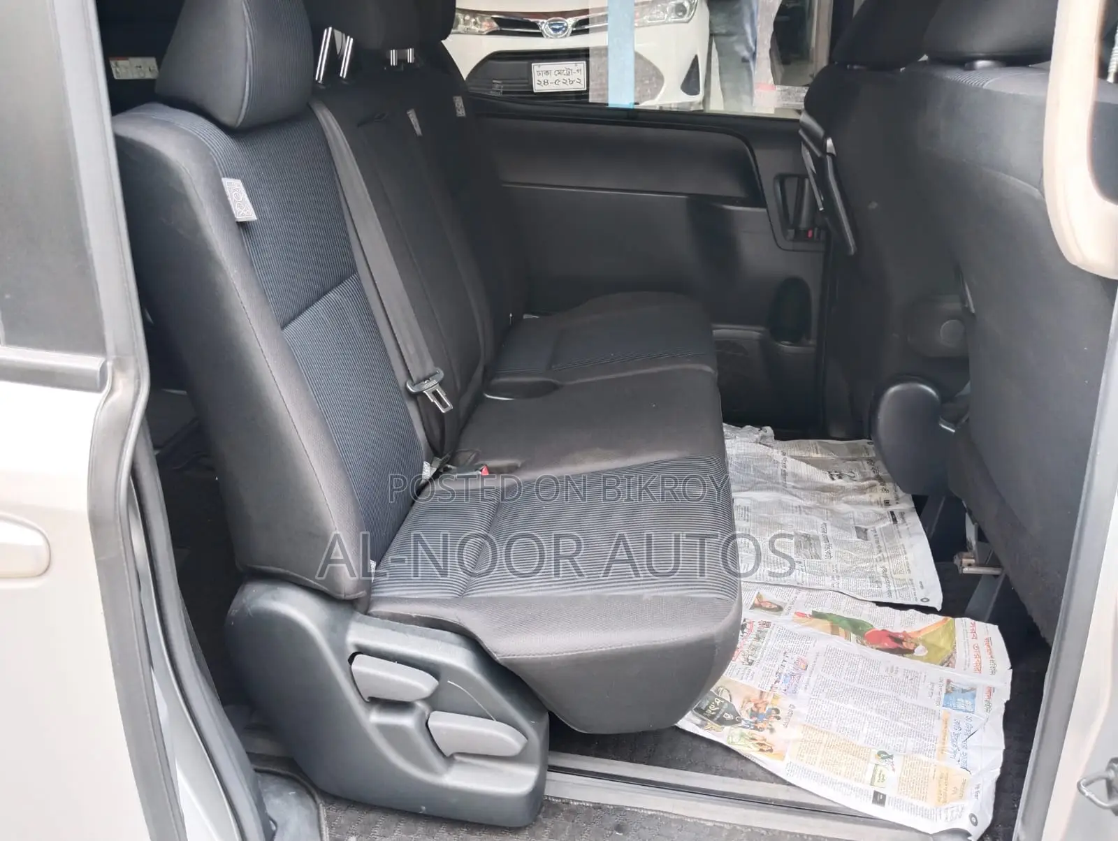 Toyota Noah 2.0 FWD (8 Seater) 2021 Silver