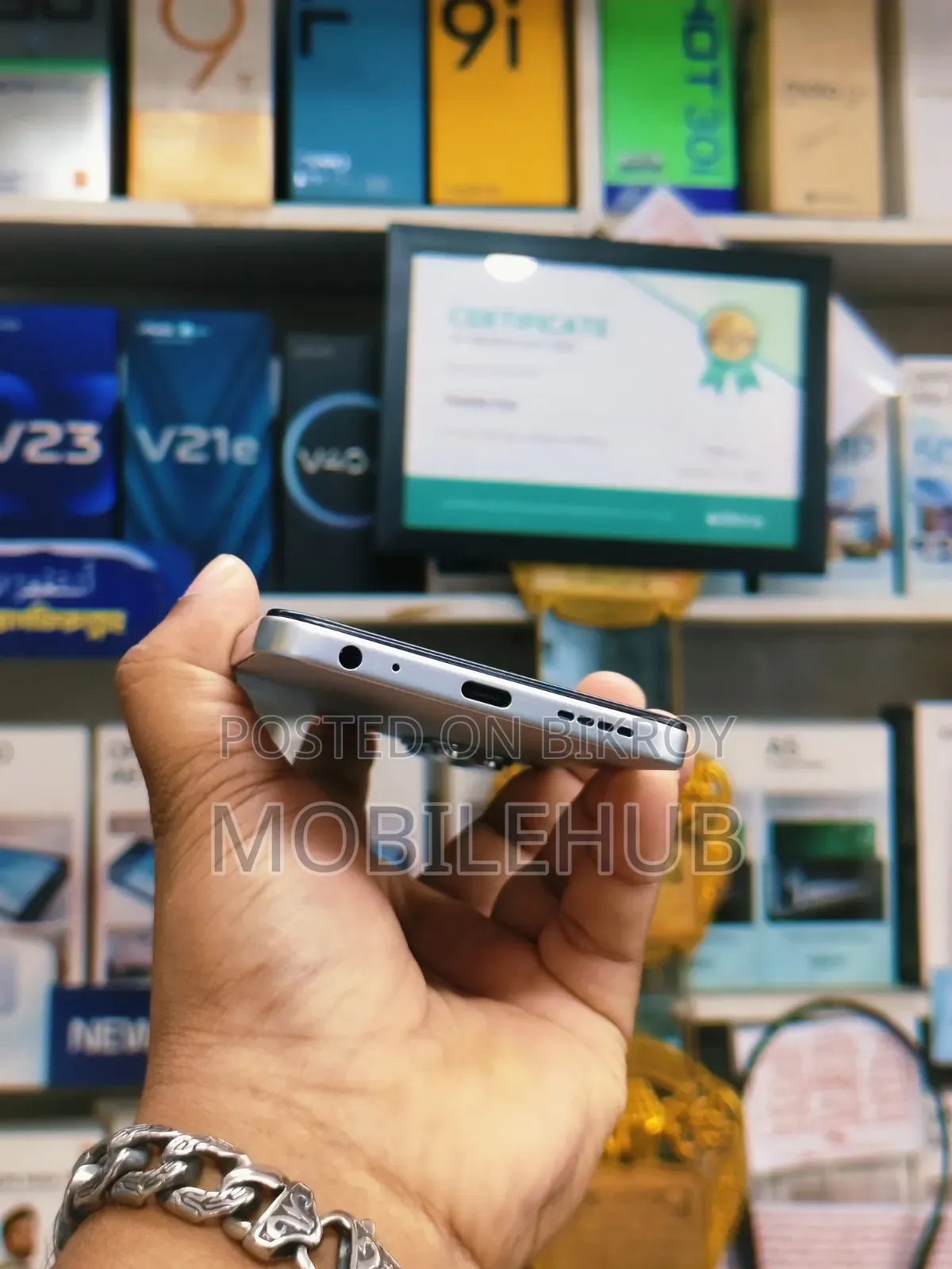 ইনফিনিক্স হট ৬০আই ২৫৬ জিবি সিলভার