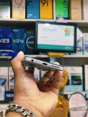 ইনফিনিক্স হট ৬০আই ২৫৬ জিবি সিলভার