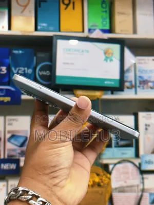 ইনফিনিক্স হট ৬০আই ২৫৬ জিবি সিলভার