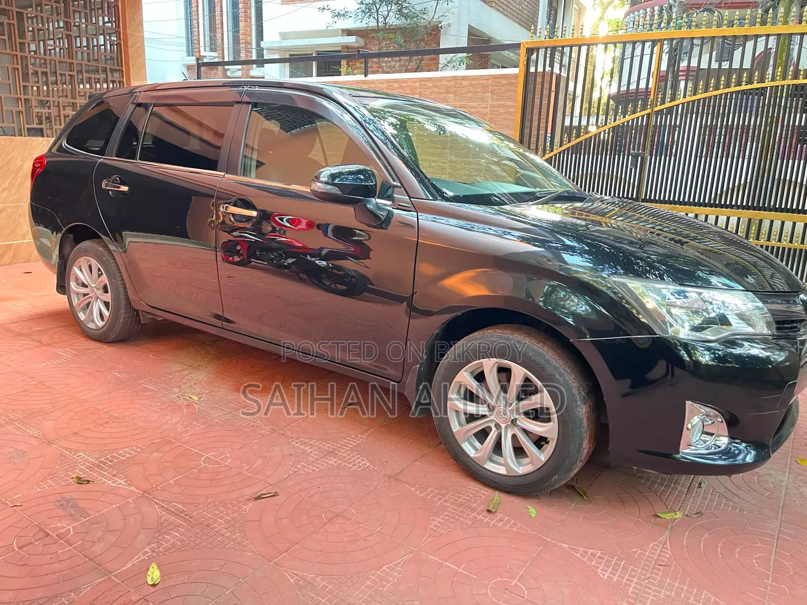 Toyota Corolla Fielder 1.5 Petrol Four-Wheel Drive 2013 Black