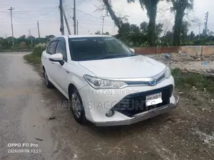 Toyota Axio 1.5 Hybrid G Two-Wheel Drive 2017 White