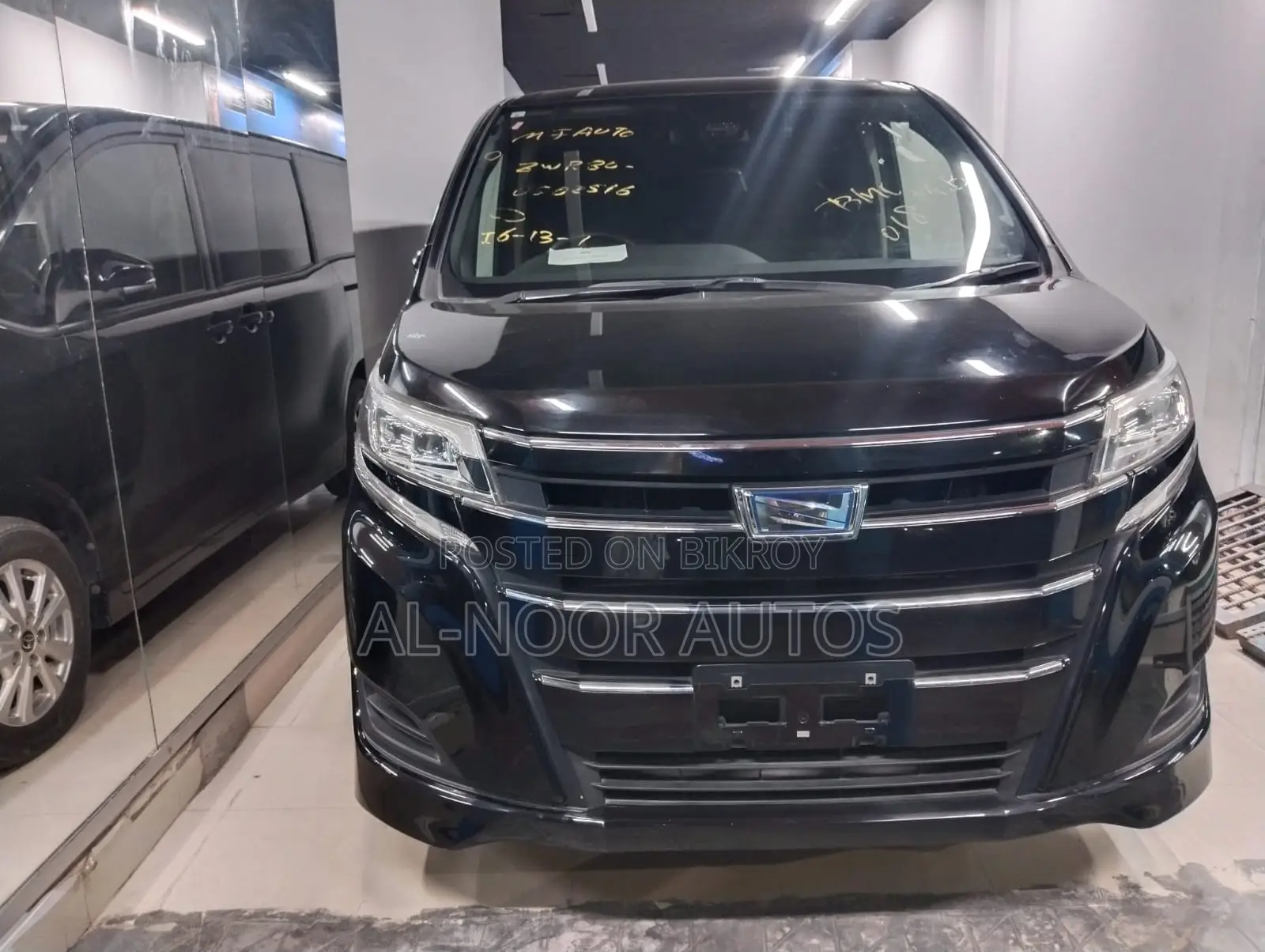 Toyota Noah 1.8 Front-Wheel Drive Hybrid (7 Seater) 2021 Black