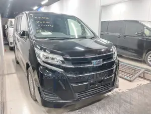 Toyota Noah 1.8 Front-Wheel Drive Hybrid (7 Seater) 2021 Black
