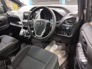 Toyota Noah 1.8 Front-Wheel Drive Hybrid (7 Seater) 2021 Black