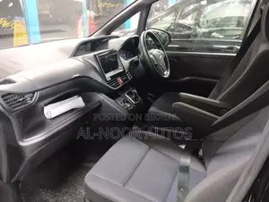 Toyota Noah 1.8 Front-Wheel Drive Hybrid (7 Seater) 2021 Black