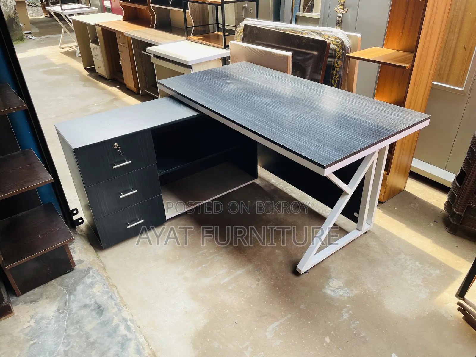 L Table Made with MS Legs and Melamine Board