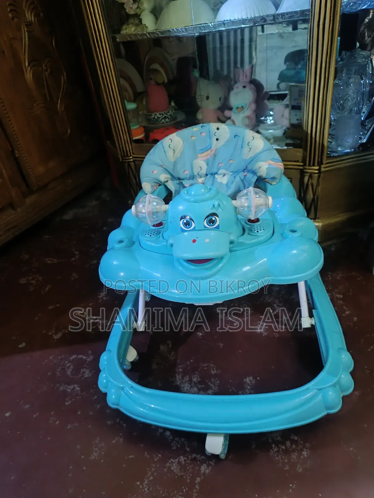 একটি বেবি ওয়াকার বিক্রি হবে