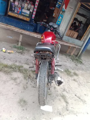 Yamaha YBR125 2006 Red