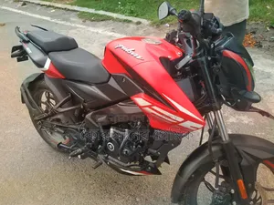 মোটরসাইকেল ২০২৪ কালো
