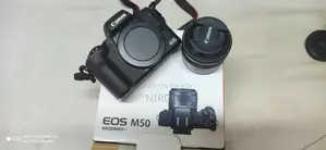 ক্যানন এম৫০ ক্যামেরা