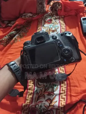 DSLR ক্যামেরা আর্জেন্ট বিক্রি হবে