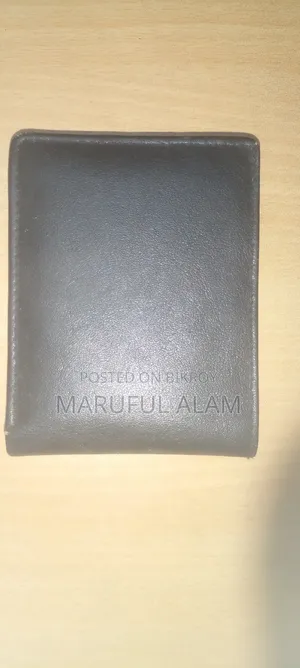 ওয়ালেট (মানিব্যাগ )
