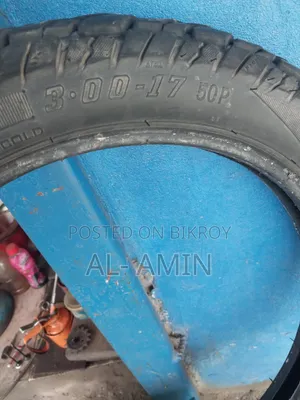 300-17 Tubeless Tyre