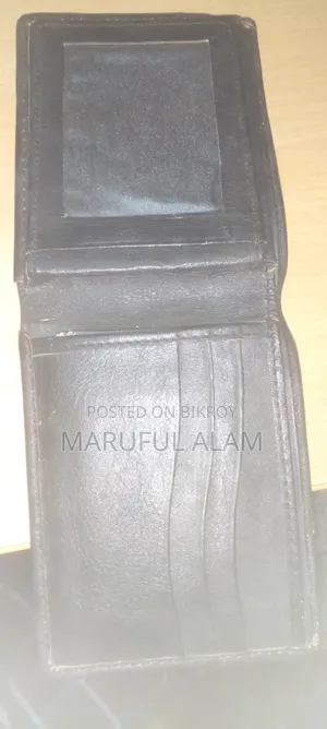 ওয়ালেট (মানিব্যাগ )