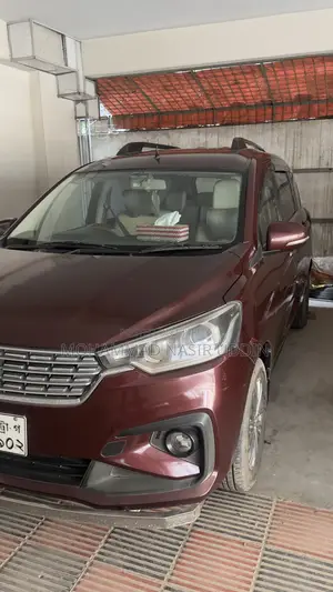 সুজুকি এর্টিগা ২০১৯ লাল